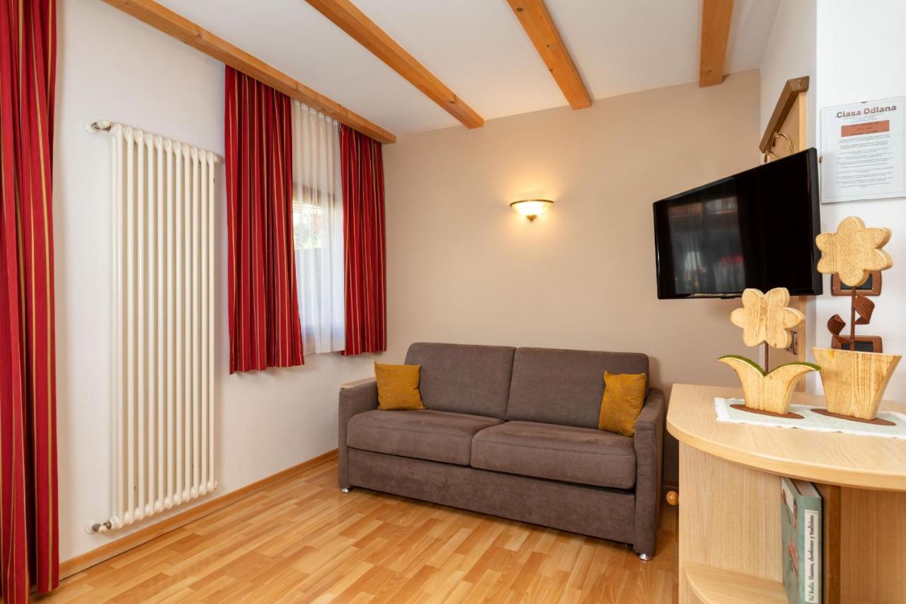 Ciasa Odlana Apartment San Cassiano  Ngoại thất bức ảnh